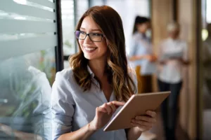 professional-woman-networking