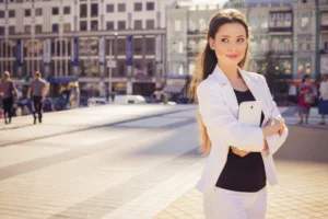 professional-woman-summer-outdoor-photo-session