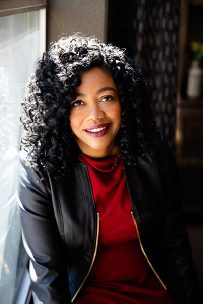 on_location-branding_portraits_women_austin_texas_korey_howell_photography_group_warm_inviting_portraiture